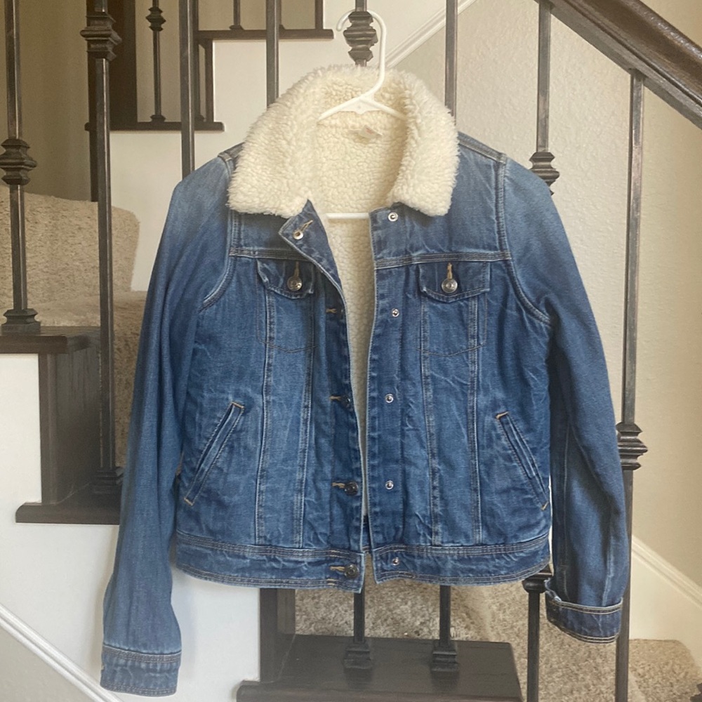 Cat & Jack Girls Denim/Sherpa Jacket.